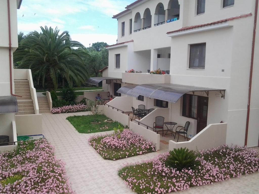 Aparthotel Amari 3*