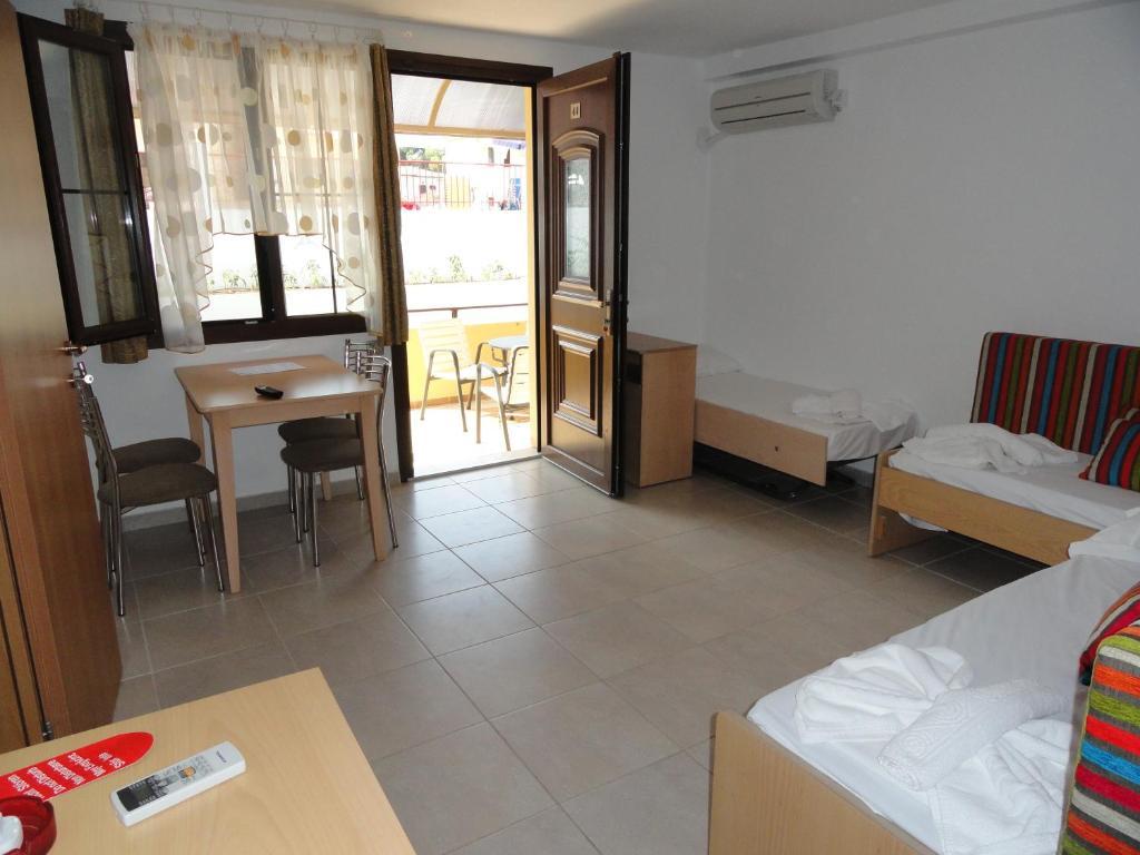 Aparthotel Amari 3*